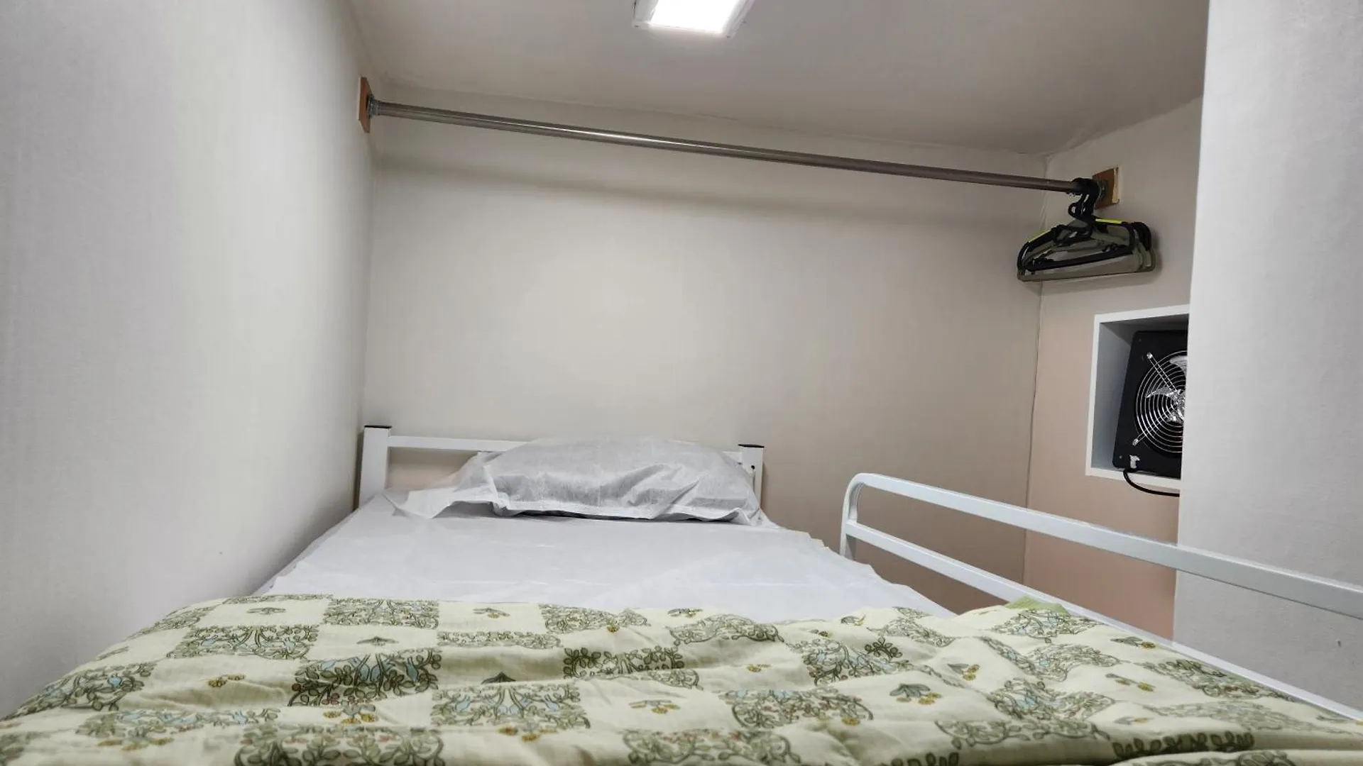 Singleguesthouse Cozybed -Man Only- Seoul Hostel